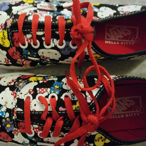 Vans Hello Kitty Limited Edition Candy Hearts Black Red Lace - Picture 4 of 12